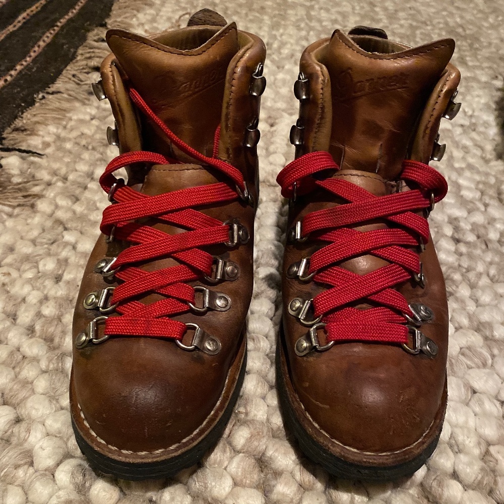 Danner Women’s Mountain Light Hiking Boots 8.5